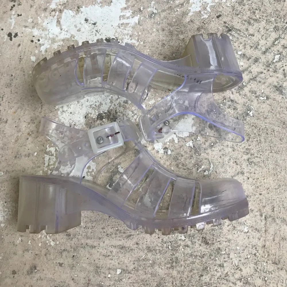 Wanted Plastic Shoes - Picture 3 of 4